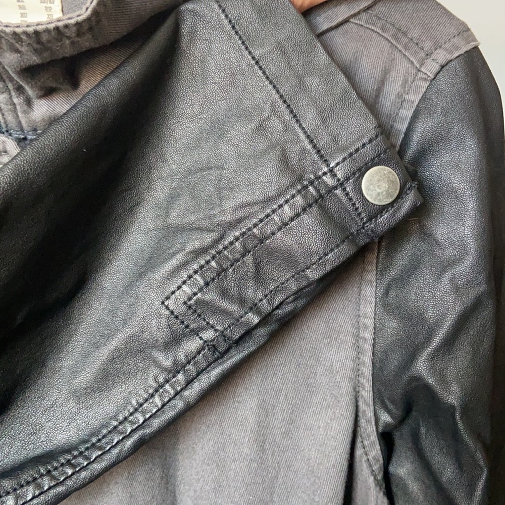 Utility Jacket - Picture 4 of 5